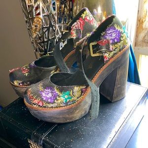 Free People Platforms